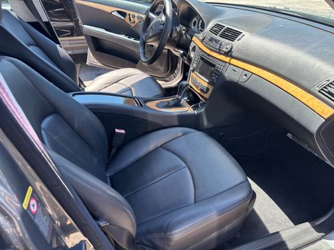 Used 2009 Mercedes-Benz E 350 Sedan image 11