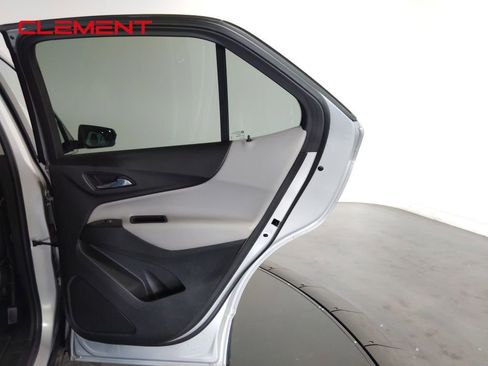 Used 2022 Chevrolet Equinox LT image 38