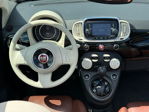 Used 2017 FIAT 500 Lounge image 2