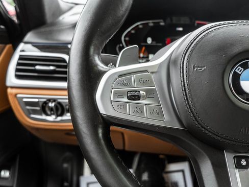 Used 2022 BMW 750i xDrive w/ Executive Package image 35