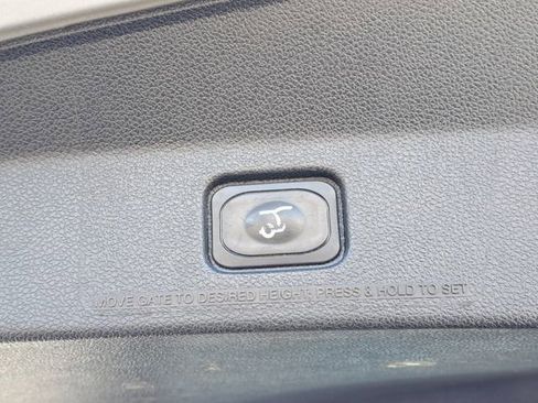 Used 2018 Ford Explorer Limited image 26