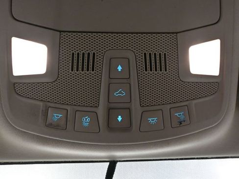 Used 2017 Ford Fusion SE w/ Fusion SE Technology Package image 32