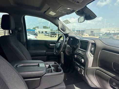 Used 2022 Chevrolet Silverado 1500 Custom AWD/4WD image 10