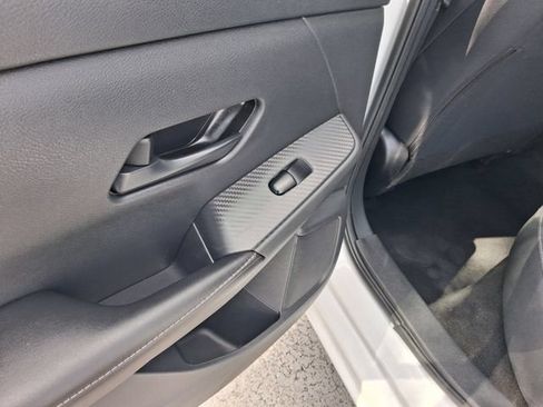 Used 2024 Nissan Sentra SV FWD image 10