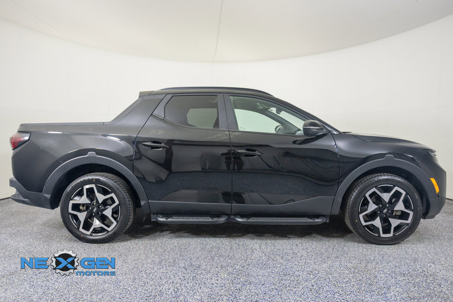 Used 2023 Hyundai Santa Cruz Limited AWD/4WD image 9