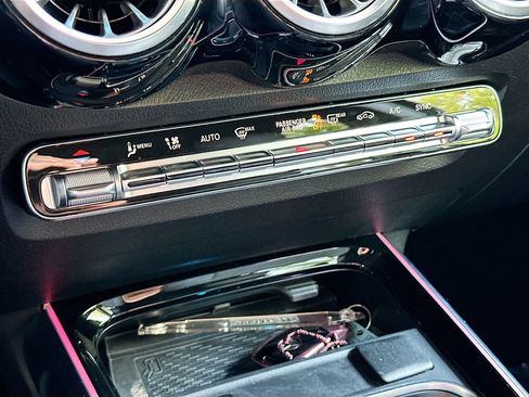 Used 2024 Mercedes-Benz GLB 250 image 16