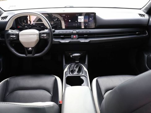 Used 2025 Kia K4 GT-Line w/ GT-Line Premium Package FWD image 12