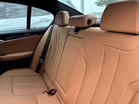 Used 2023 BMW 540i w/ M Sport Package RWD image 32