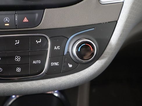 Used 2021 Chevrolet Malibu LT image 44