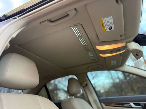 Used 2012 Mercedes-Benz C 250 Sedan w/ Comand Single Disc Pkg image 49