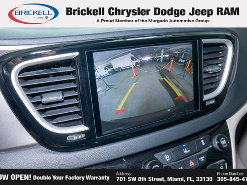 Used 2022 Chrysler Pacifica Touring-L FWD image 30
