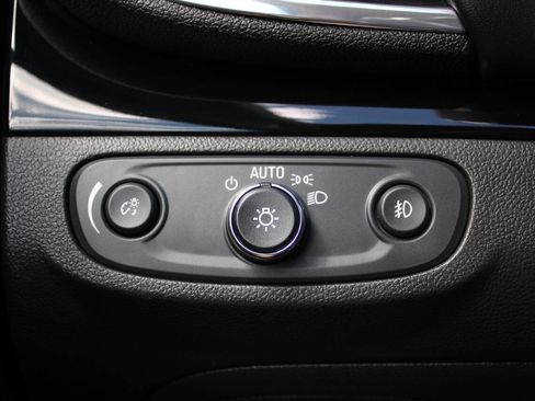 Used 2019 Buick Encore Essence AWD/4WD image 42