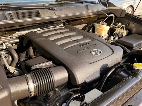 Used 2011 Toyota Sequoia SR5 image 40