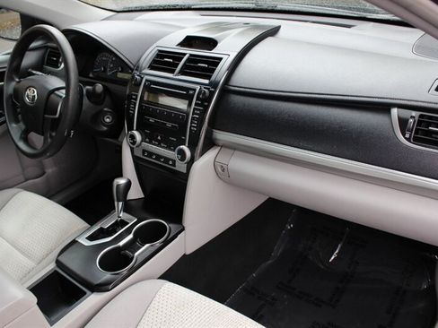 Used 2012 Toyota Camry FWD image 16
