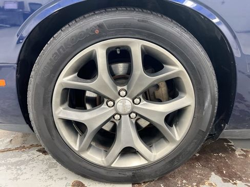 Used 2015 Dodge Challenger R/T Plus RWD image 27