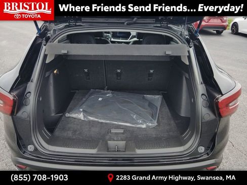 Used 2025 Chevrolet Trax LT w/ LT Convenience Package FWD image 28