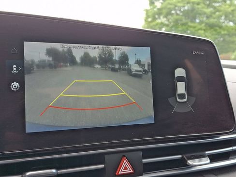 Used 2023 Hyundai Elantra Limited FWD image 4