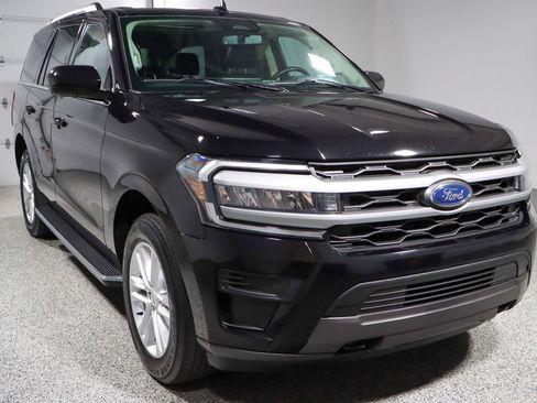 Used 2022 Ford Expedition XLT image 5