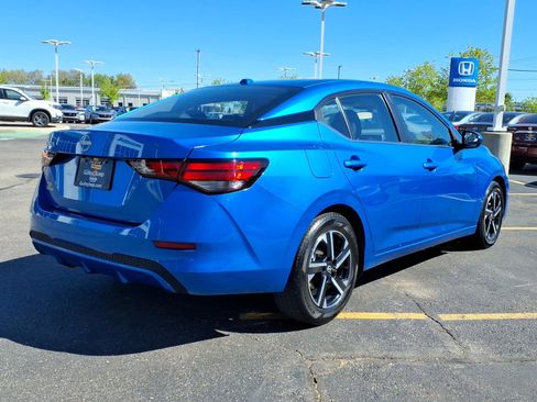 Used 2025 Nissan Sentra SV FWD image 11