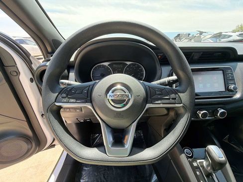 Used 2020 Nissan Kicks S FWD image 19