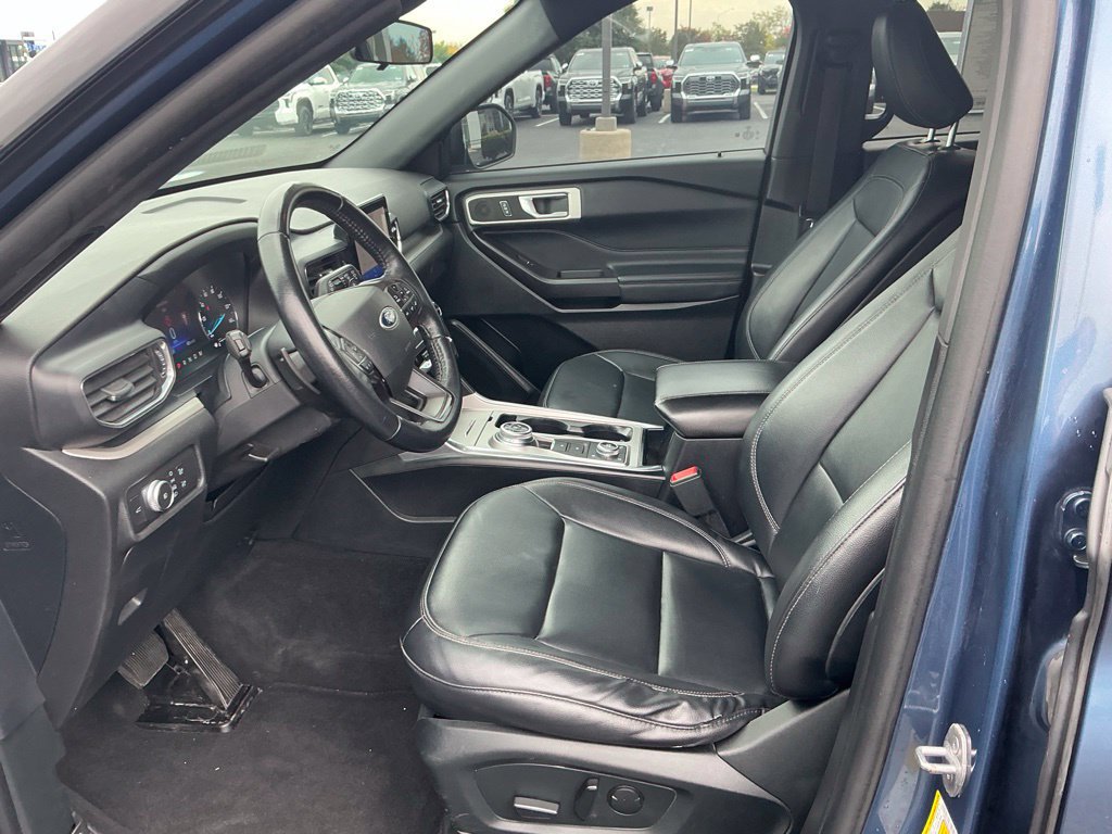 Used 2020 Ford Explorer XLT w/ Equipment Group 202A AWD/4WD image 20