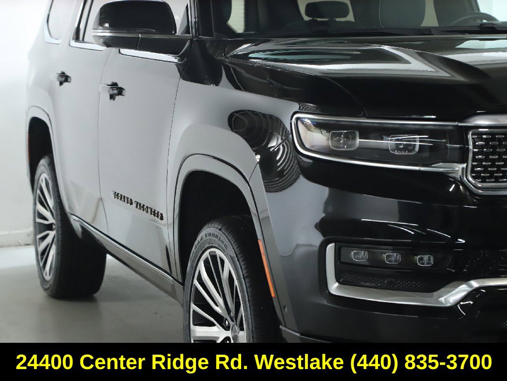 Used 2024 Jeep Grand Wagoneer Series III w/ HD Trailer Tow Package AWD/4WD image 9