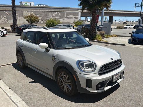 Used 2022 MINI Cooper Countryman SE w/ Signature Upholstery Package AWD/4WD image 4