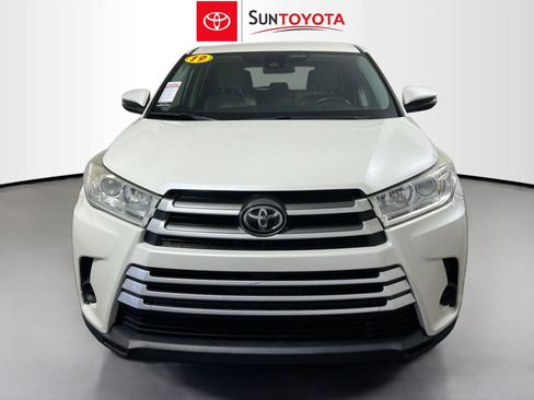 Used 2019 Toyota Highlander LE FWD image 10