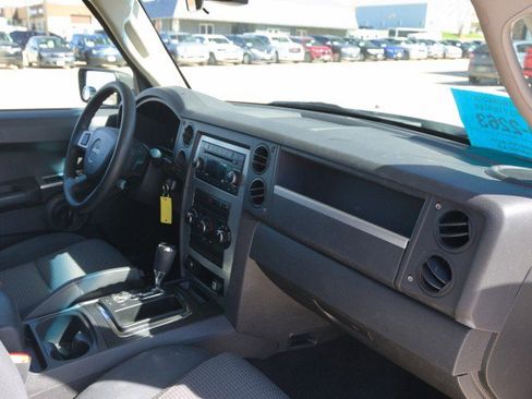 Used 2008 Jeep Commander Sport AWD/4WD image 30