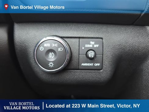 Used 2015 GMC Acadia SLT image 17