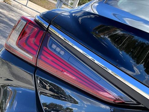 Used 2024 Lexus ES 350 w/ Premium Package image 28