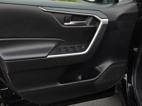 Certified 2023 Toyota RAV4 XLE Premium image 9