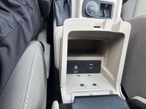Used 2012 Ford Focus SE FWD image 27