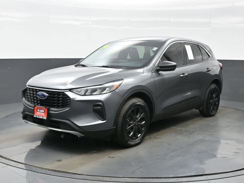 Used 2024 Ford Escape Active AWD/4WD image 2