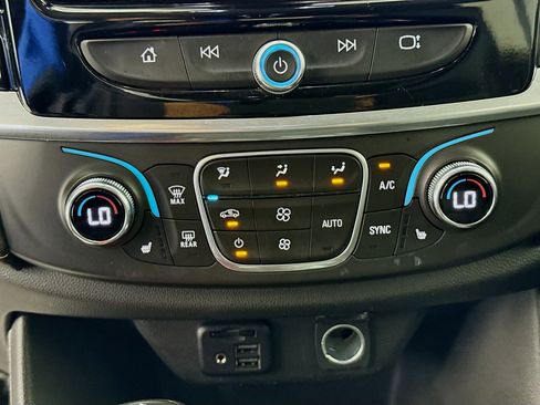 Used 2020 Chevrolet Traverse RS FWD image 16