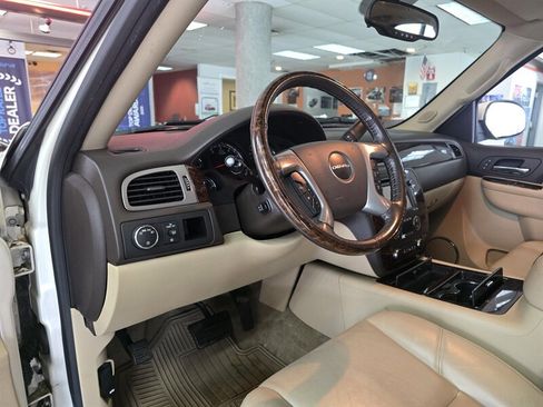 Used 2013 GMC Yukon Denali AWD/4WD image 8