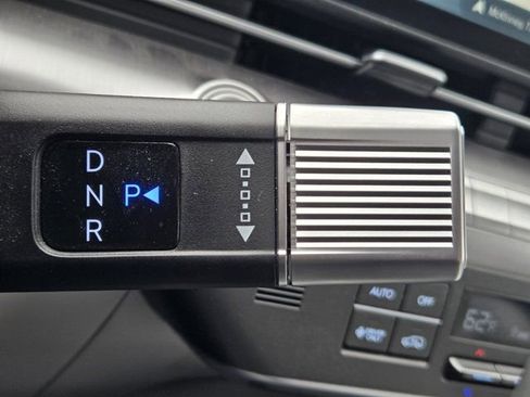 Certified 2024 Hyundai Kona SEL FWD image 21