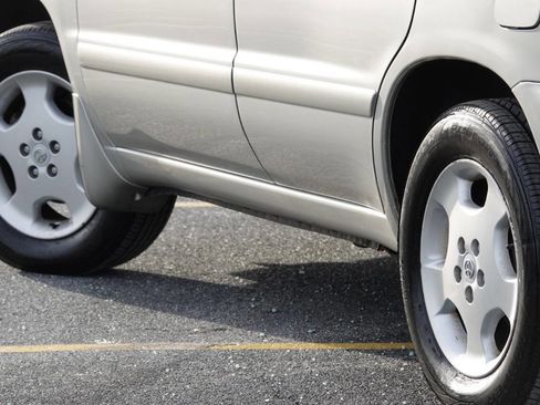Used 2005 Toyota Highlander Limited AWD/4WD image 19