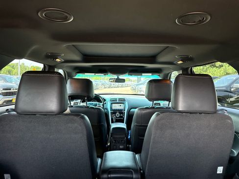 Used 2015 Ford Explorer Sport w/ Equipment Group 401A AWD/4WD image 8