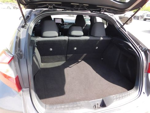 Used 2019 Toyota C-HR LE FWD image 6
