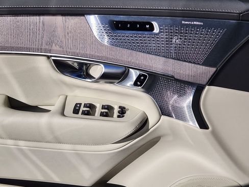 New 2026 Volvo XC90 T8 Ultra w/ Lounge Package image 11