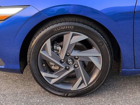 Certified 2025 Hyundai Elantra Sport FWD image 11