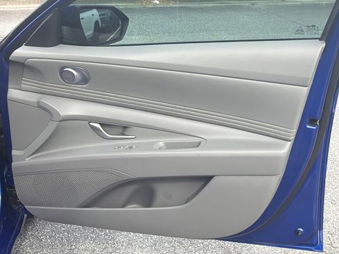 Used 2023 Hyundai Elantra SEL w/ Convenience Package image 14