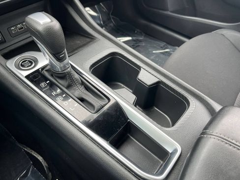 Used 2025 Nissan Sentra SV FWD image 46
