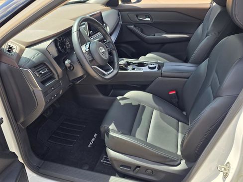 Used 2023 Nissan Rogue SV w/ SV Premium B Package AWD/4WD image 7