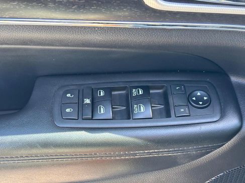 Used 2018 Jeep Grand Cherokee Limited AWD/4WD image 16