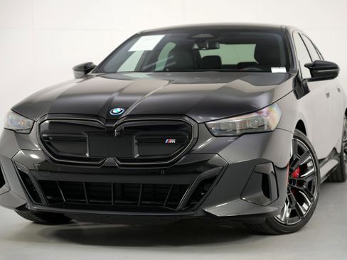 Used 2024 BMW i5 M60 w/ Premium Package image 3