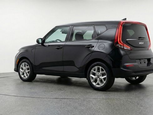 Used 2025 Kia Soul LX w/ LX Technology Package image 6