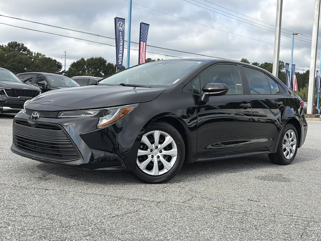 Used 2024 Toyota Corolla LE FWD image 1