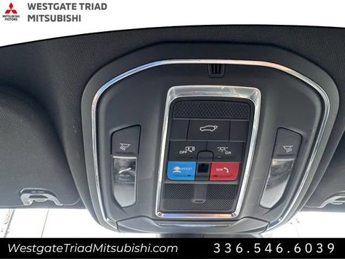 Used 2024 Jeep Wagoneer L Series II AWD/4WD image 26